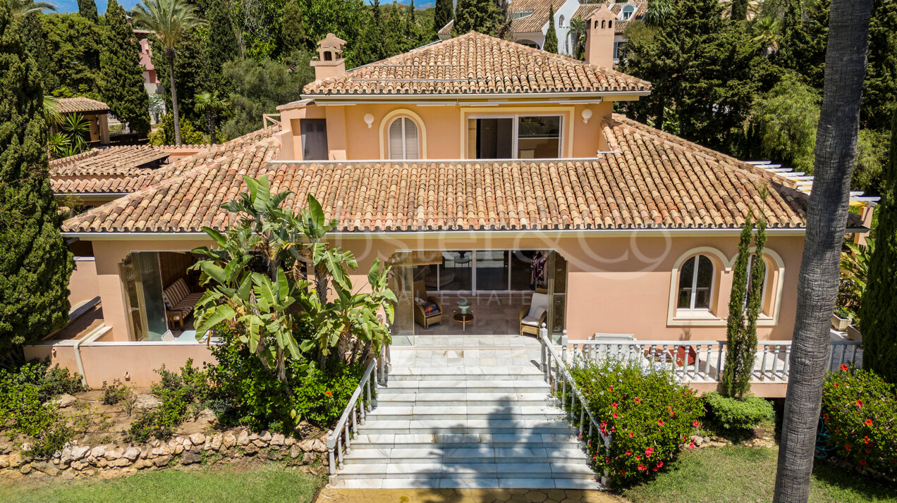 Villa Esperanza - Grand, Andalusian Home in Elviria
