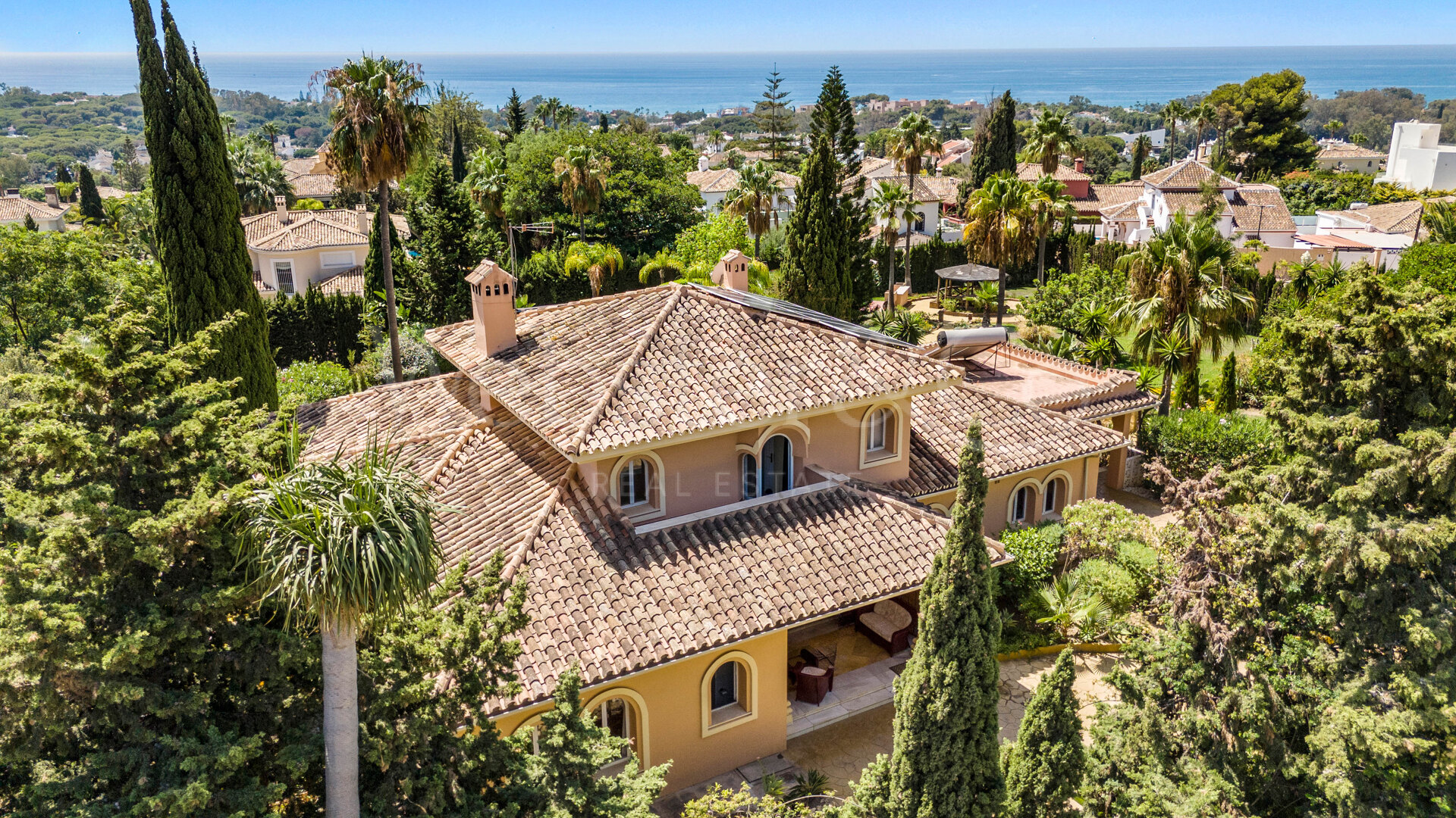 Villa Esperanza - Grand, Andalusian Home in Elviria