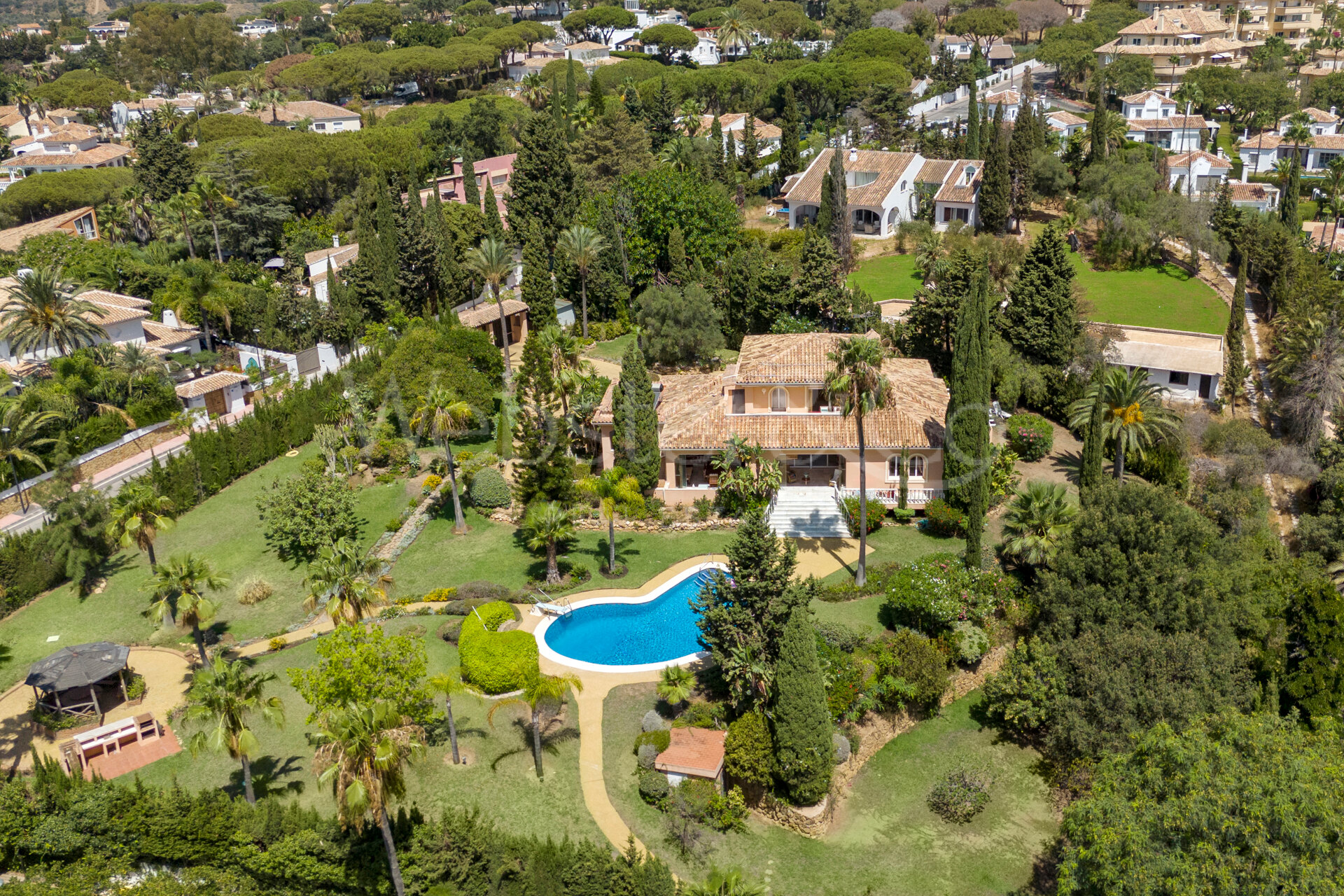 Villa Esperanza - Grand, Andalusian Home in Elviria