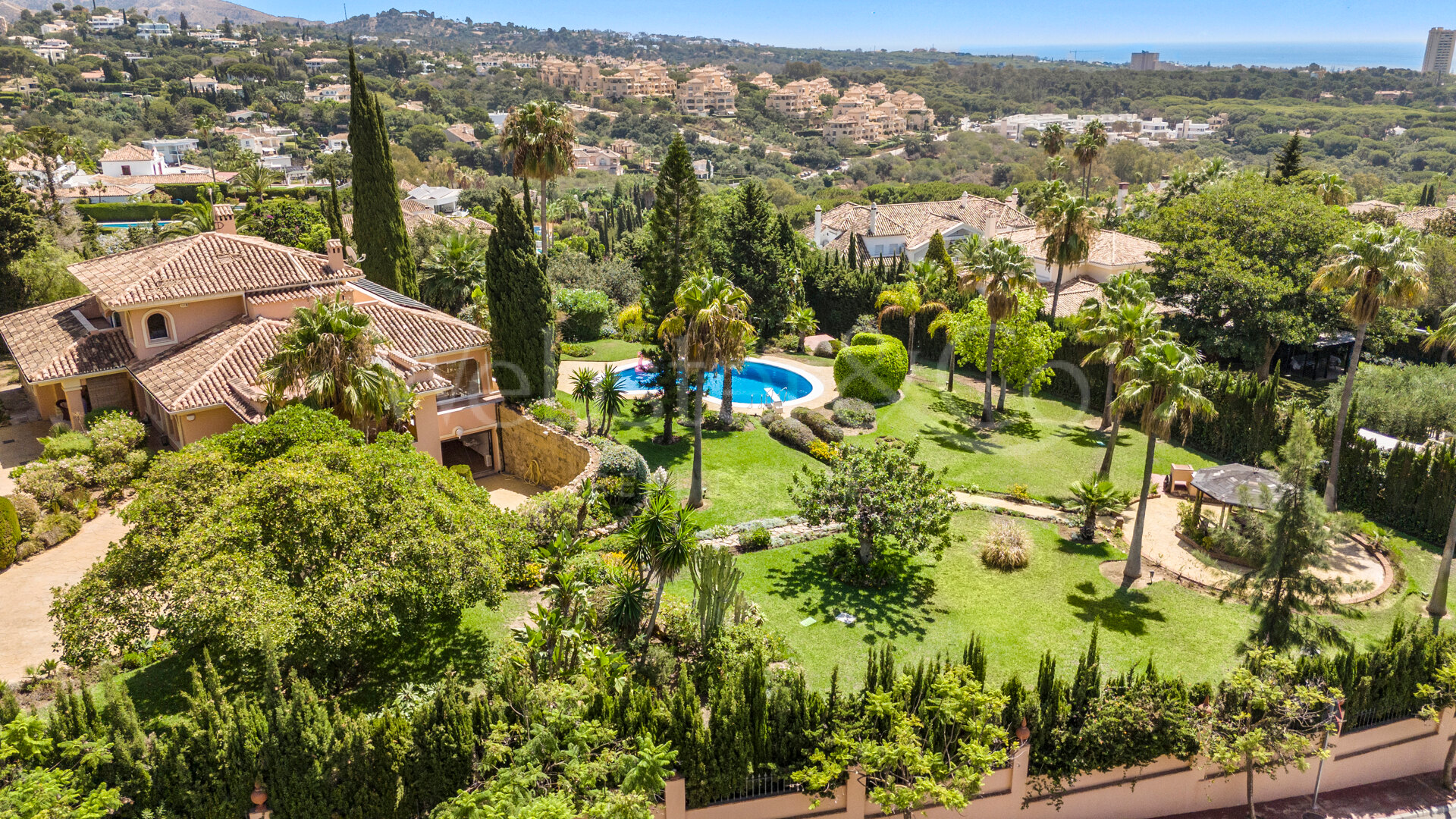 Villa Esperanza - Grand, Andalusian Home in Elviria