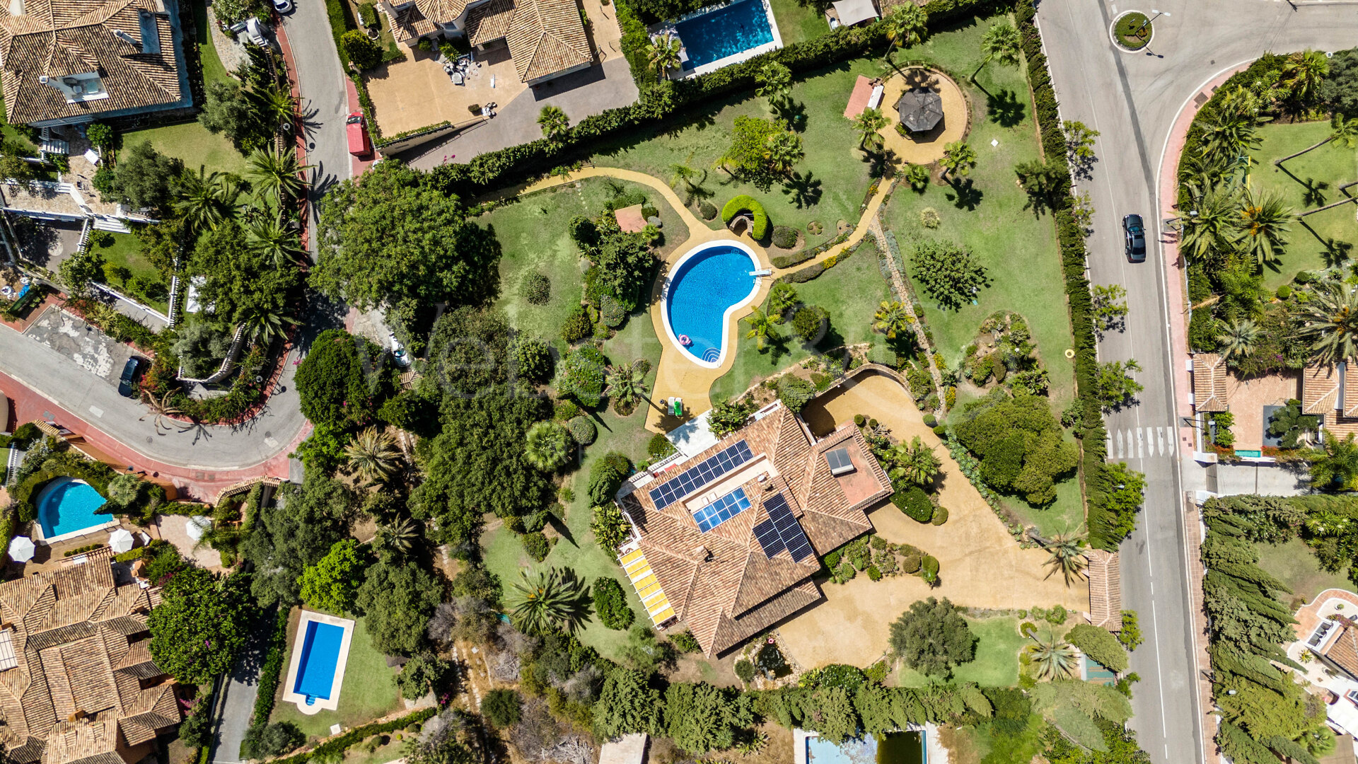 Villa Esperanza - Grand, Andalusian Home in Elviria