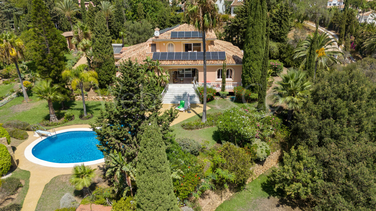 Villa Esperanza - Grand, Andalusian Home in Elviria
