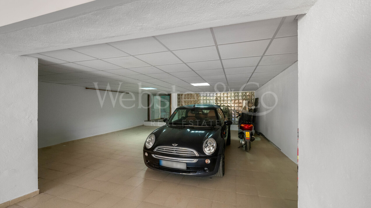 Villa Esperanza - Grand, Andalusian Home in Elviria