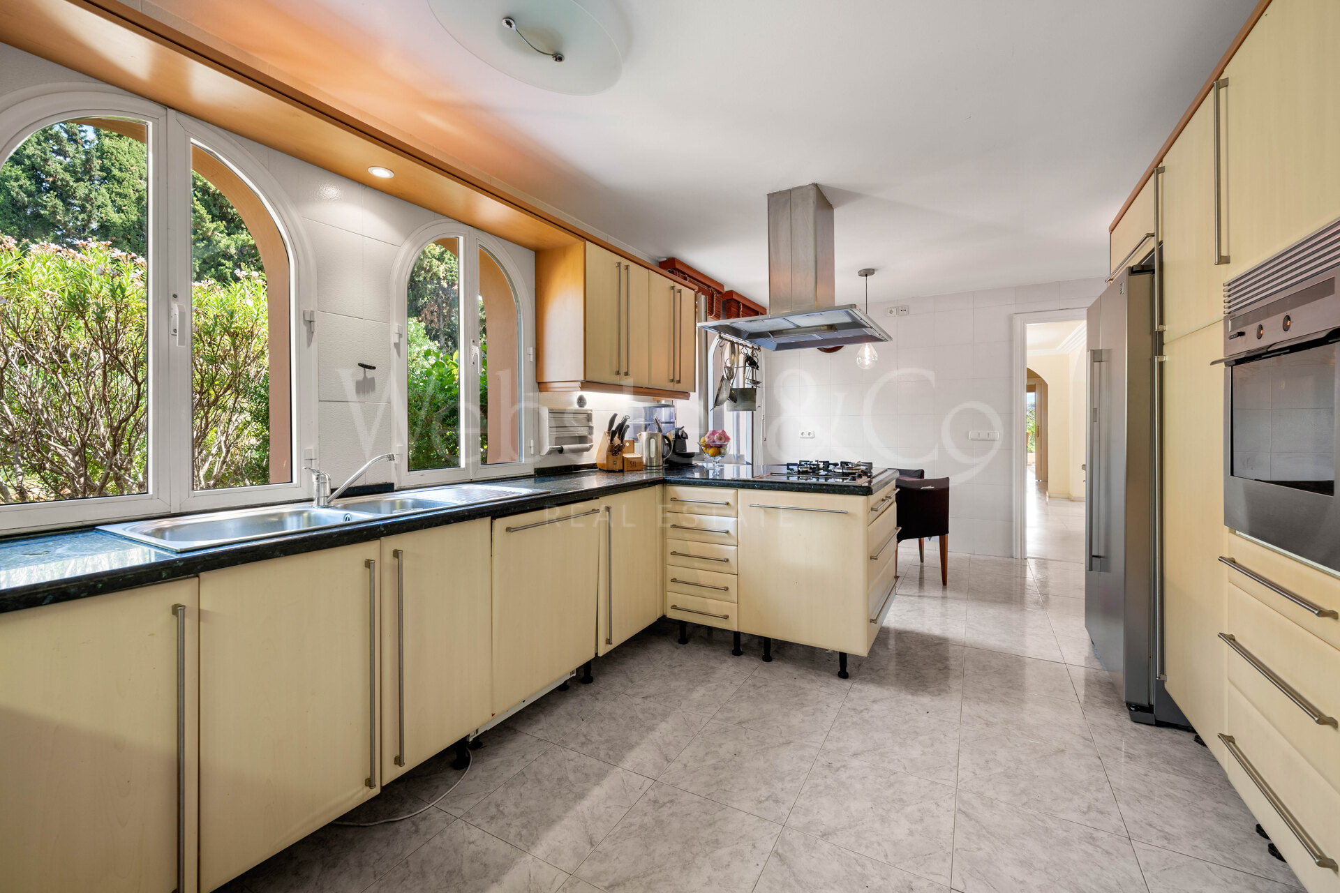 Villa Esperanza - Grand, Andalusian Home in Elviria