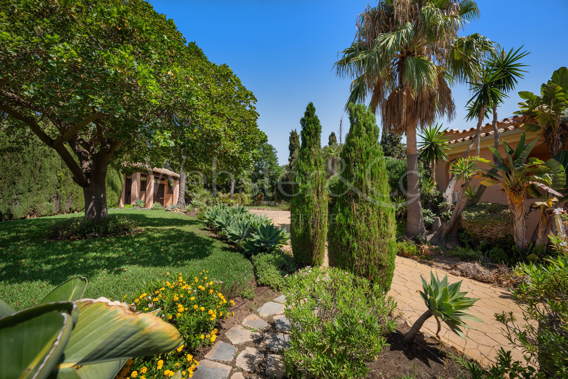 Villa Esperanza - Grand, Andalusian Home in Elviria