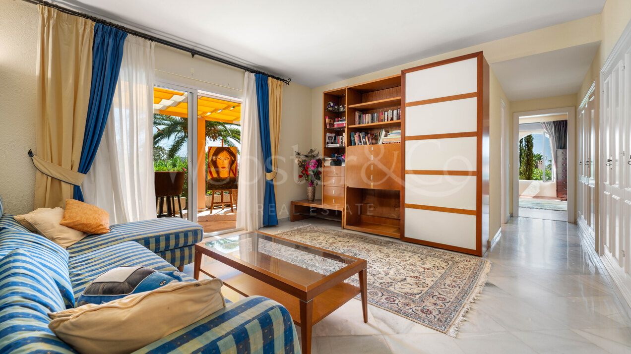 Villa Esperanza - Grand, Andalusian Home in Elviria