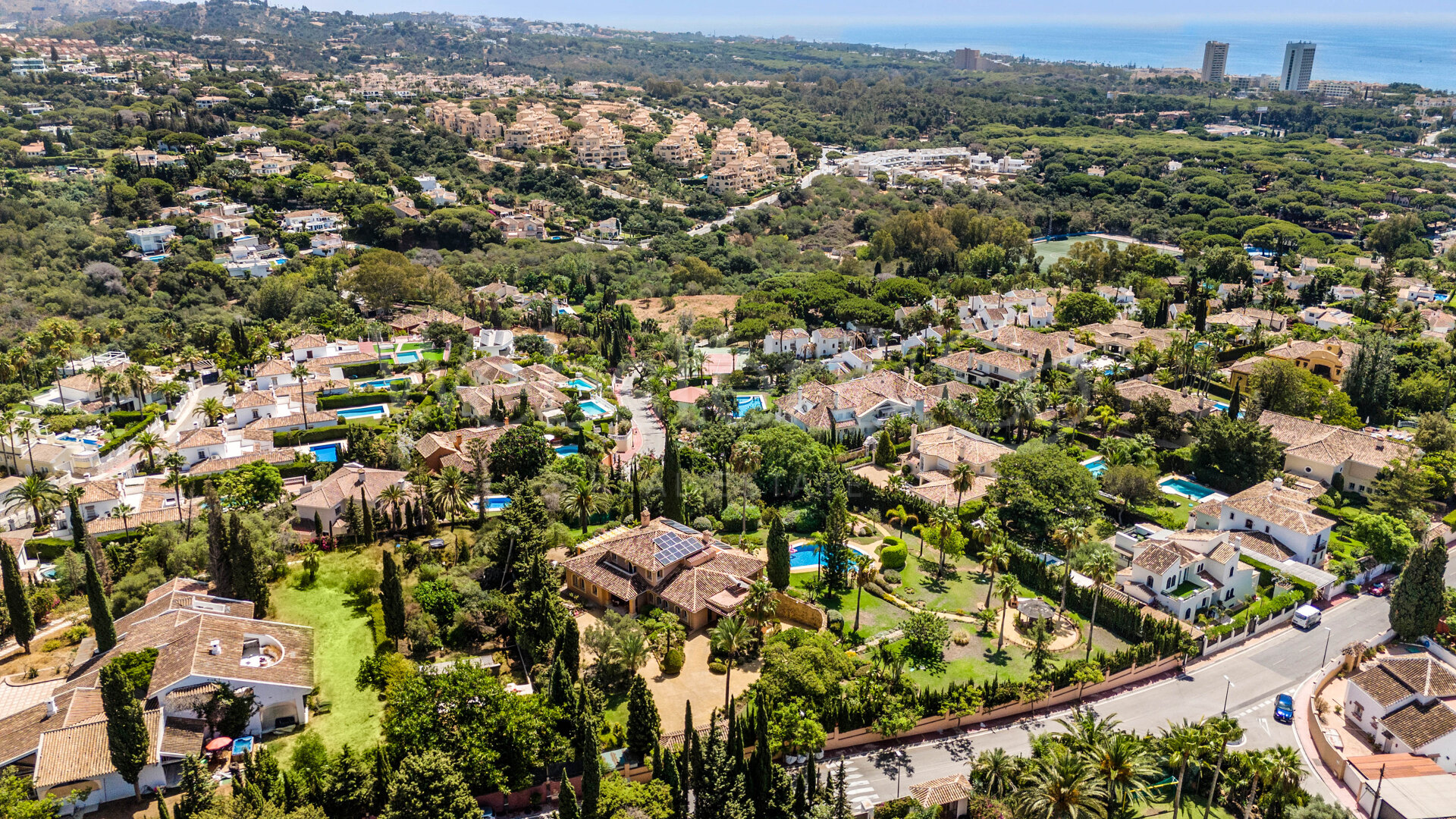 Villa Esperanza - Grand, Andalusian Home in Elviria