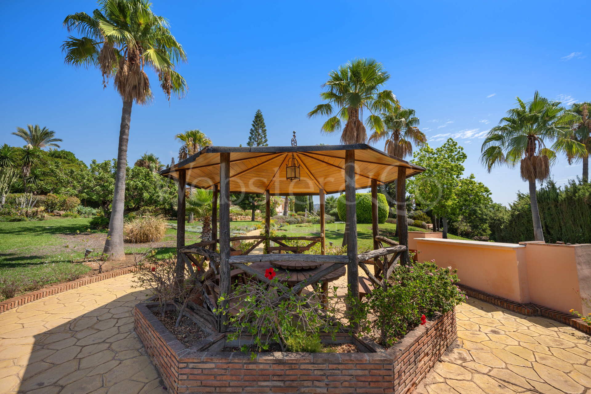 Villa Esperanza - Grand, Andalusian Home in Elviria