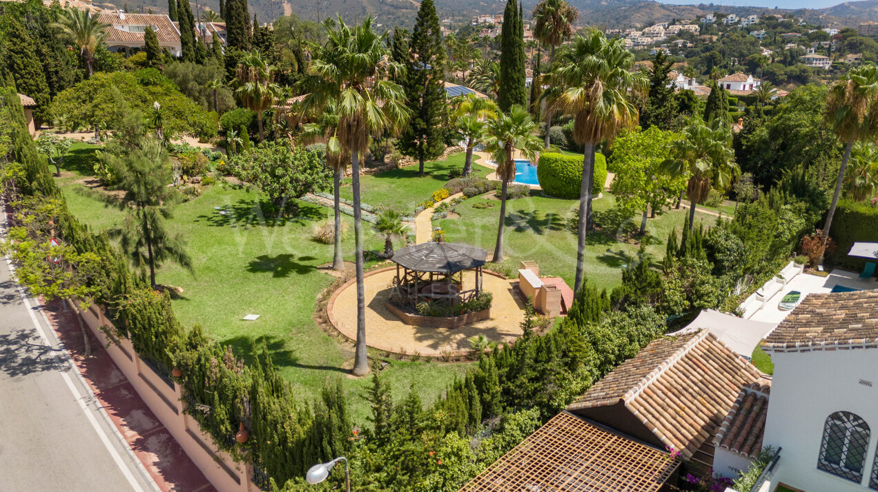 Villa Esperanza - Grand, Andalusian Home in Elviria