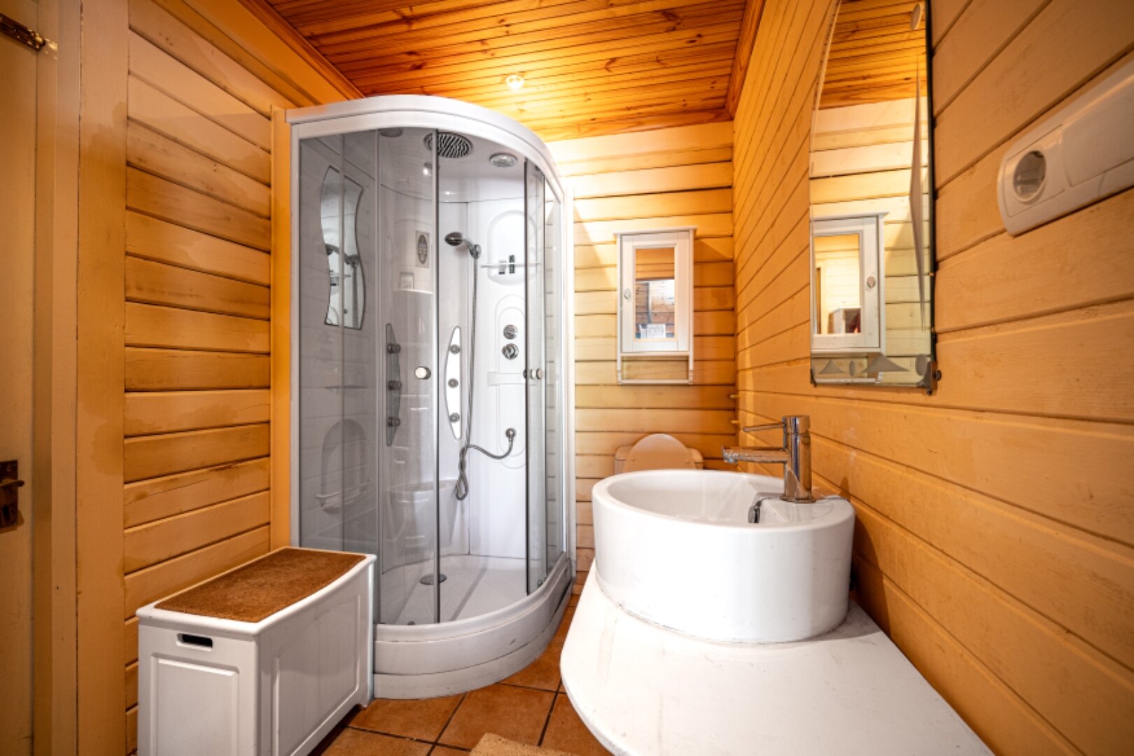 Stunning wooden country finca sits on the outskirts of Monda and its historic castle