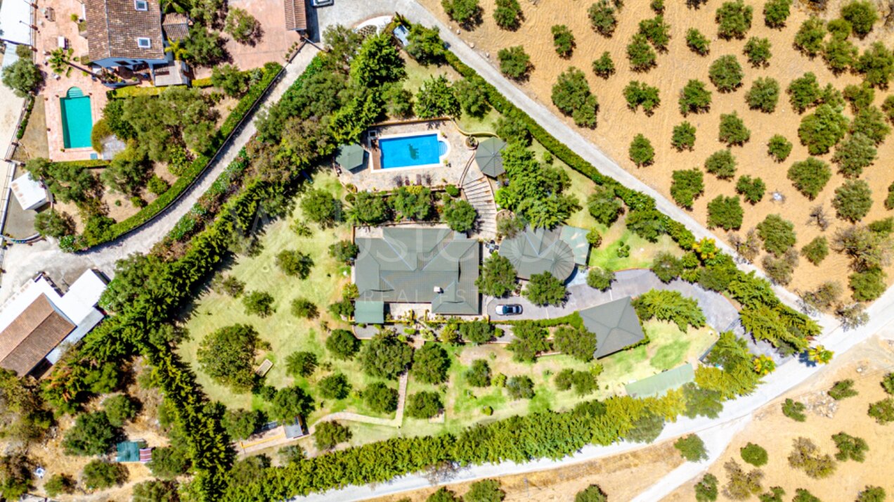 Finca Monda - Expansive Residence Near Marbella