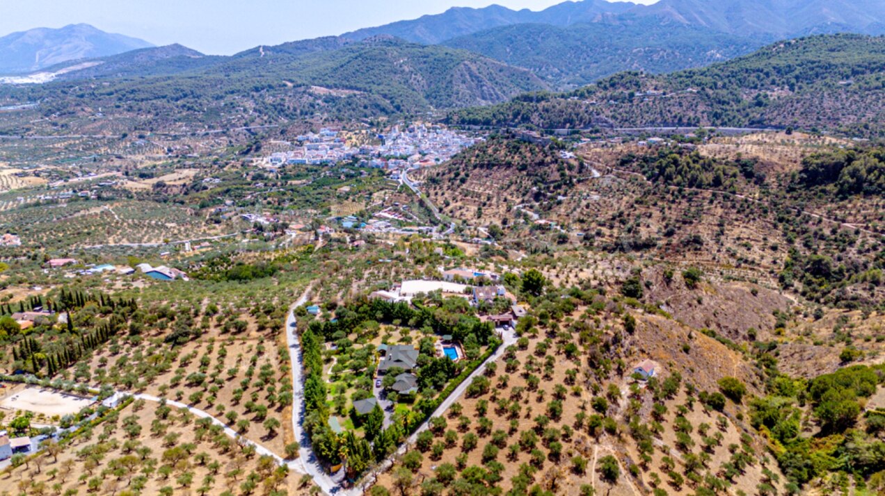 Finca Monda - Expansive Residence Near Marbella