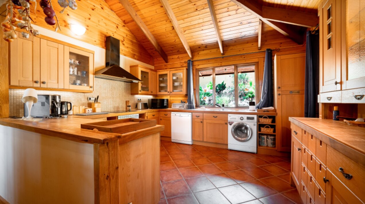 Stunning wooden country finca sits on the outskirts of Monda and its historic castle