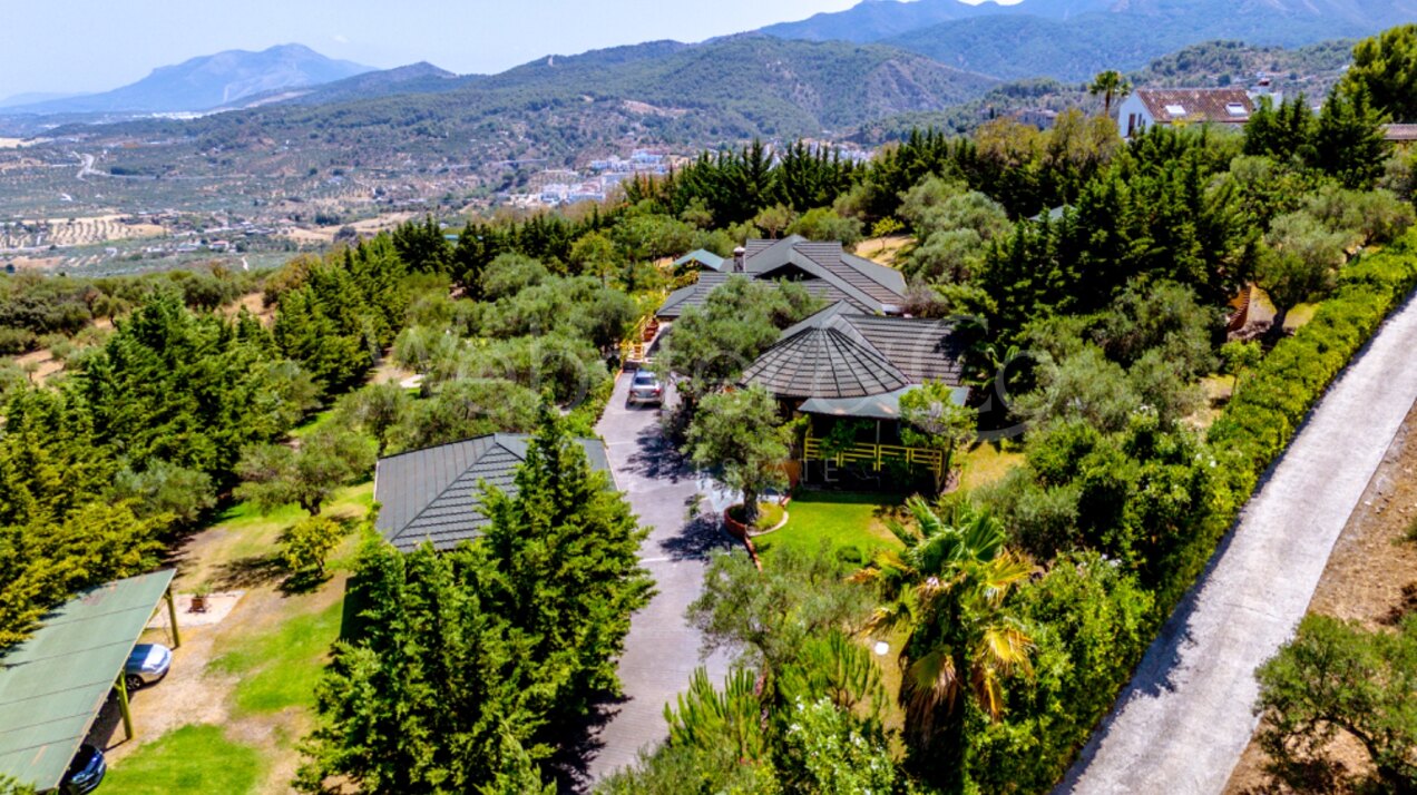 Finca Monda - Expansive Residence Near Marbella