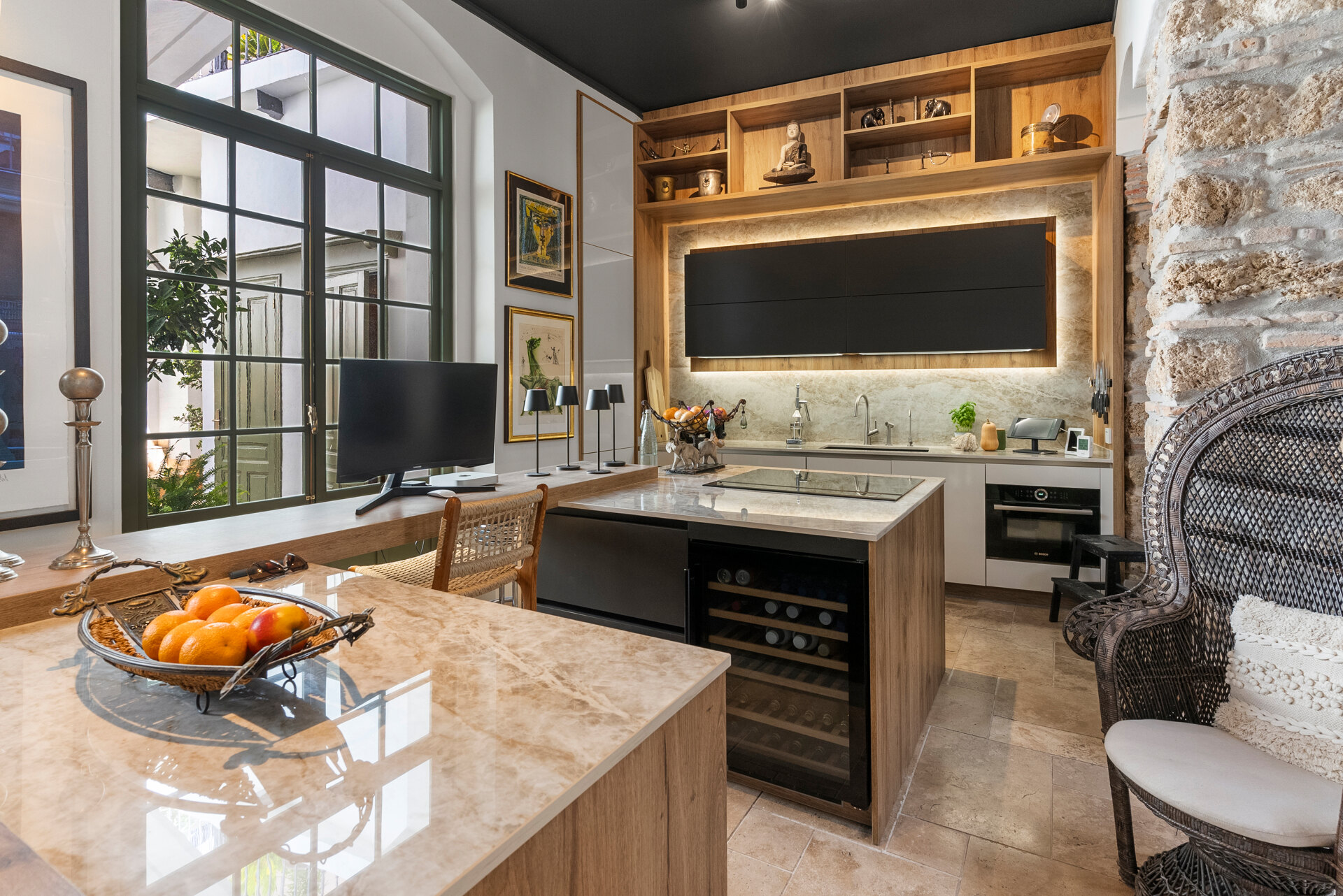Ingenious and historic masterpiece of an endearing house in the heart of Coin will charm and captivate!