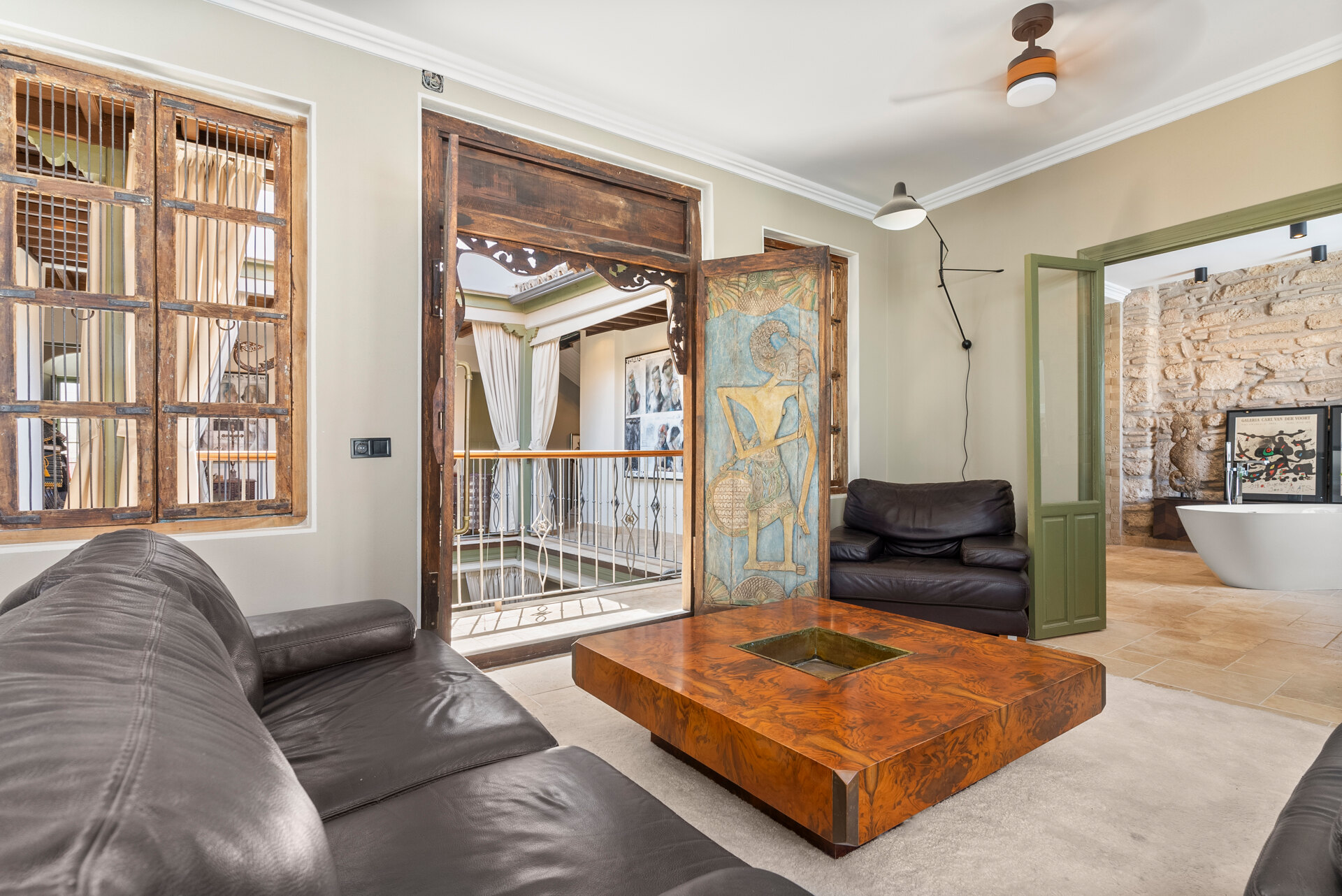 Ingenious and historic masterpiece of an endearing house in the heart of Coin will charm and captivate!