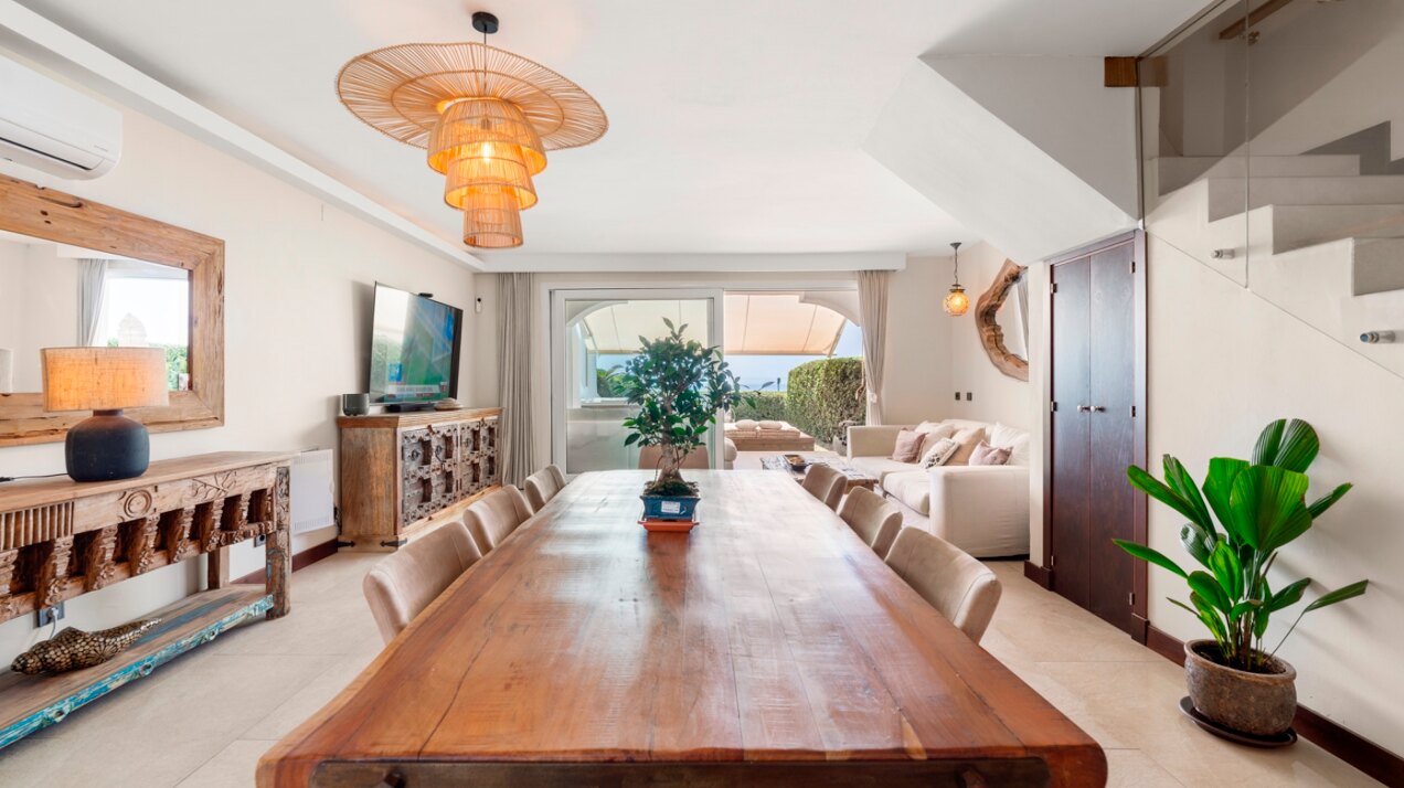 Stunning frontline townhouse with unobstructed views of glorious beaches and sparkling Mediterranean