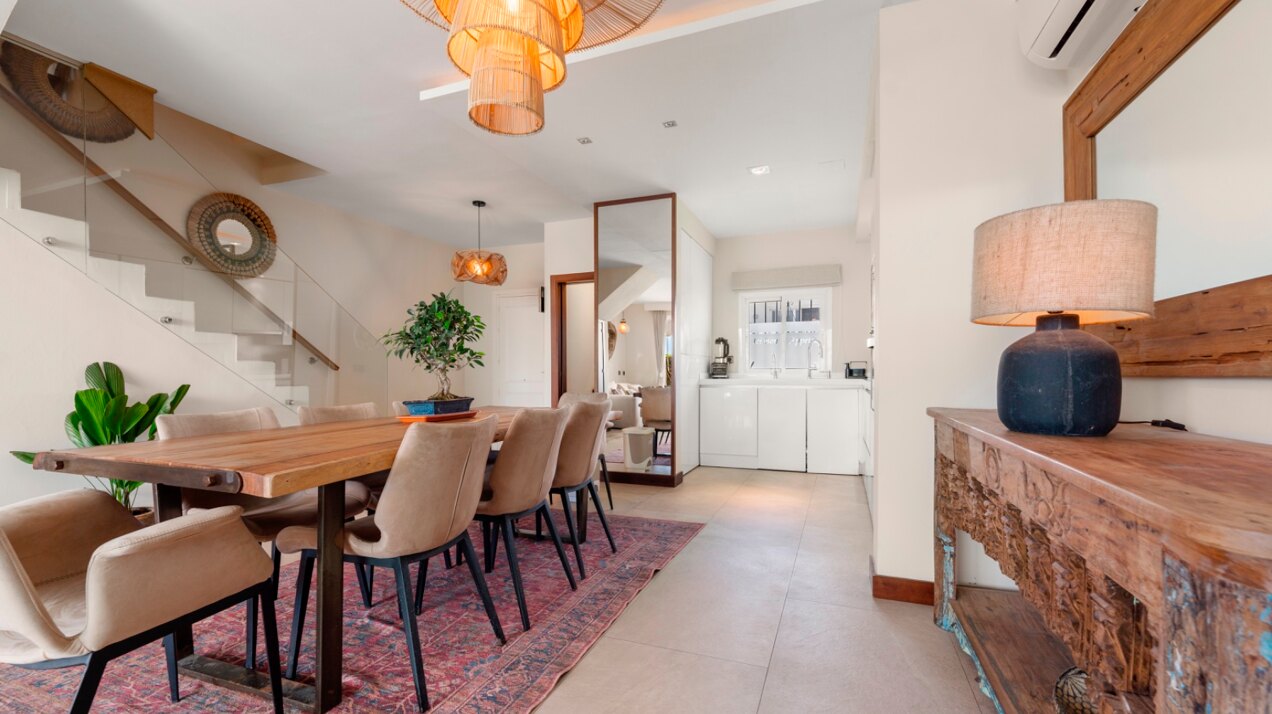 Stunning frontline townhouse with unobstructed views of glorious beaches and sparkling Mediterranean