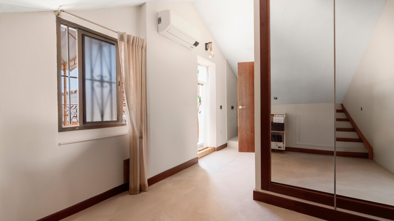 Stunning frontline townhouse with unobstructed views of glorious beaches and sparkling Mediterranean
