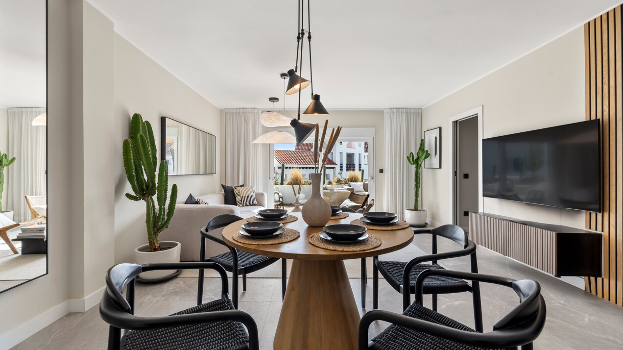 Recently renovated deluxe chic 4 bedroom apartment takes elegance and sophistication to a new level