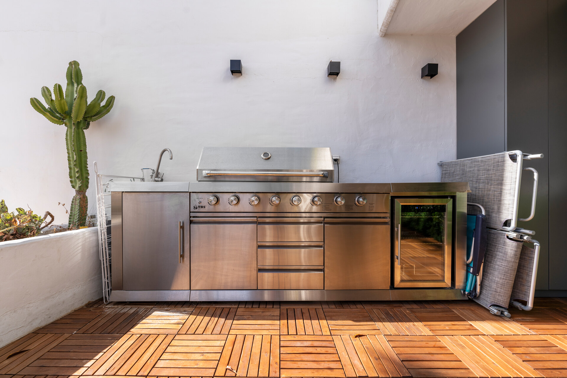 Recently renovated deluxe chic 4 bedroom apartment takes elegance and sophistication to a new level