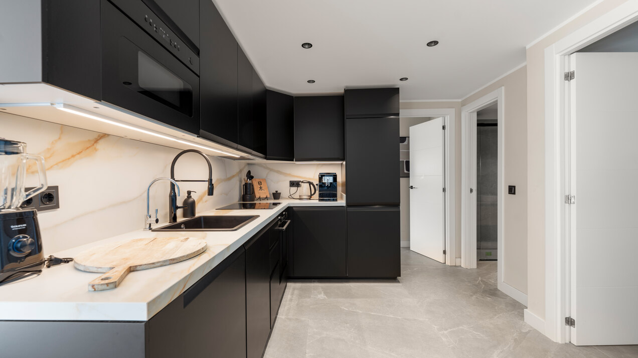 Recently renovated deluxe chic 4 bedroom apartment takes elegance and sophistication to a new level