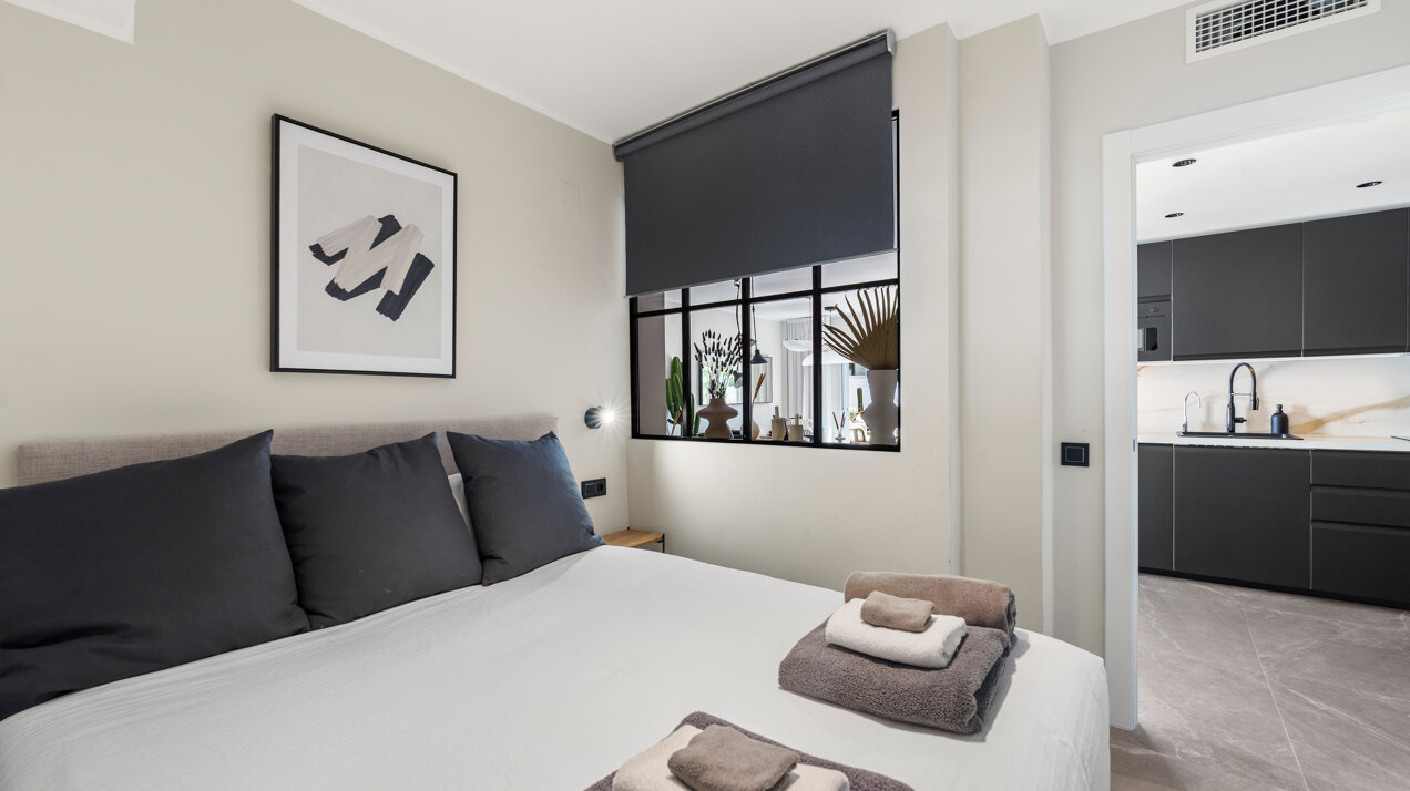 Recently renovated deluxe chic 4 bedroom apartment takes elegance and sophistication to a new level