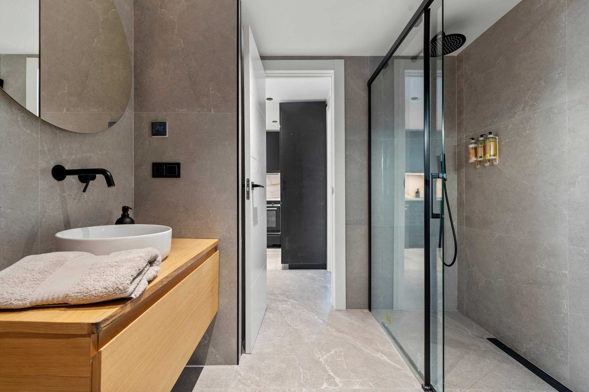Recently renovated deluxe chic 4 bedroom apartment takes elegance and sophistication to a new level