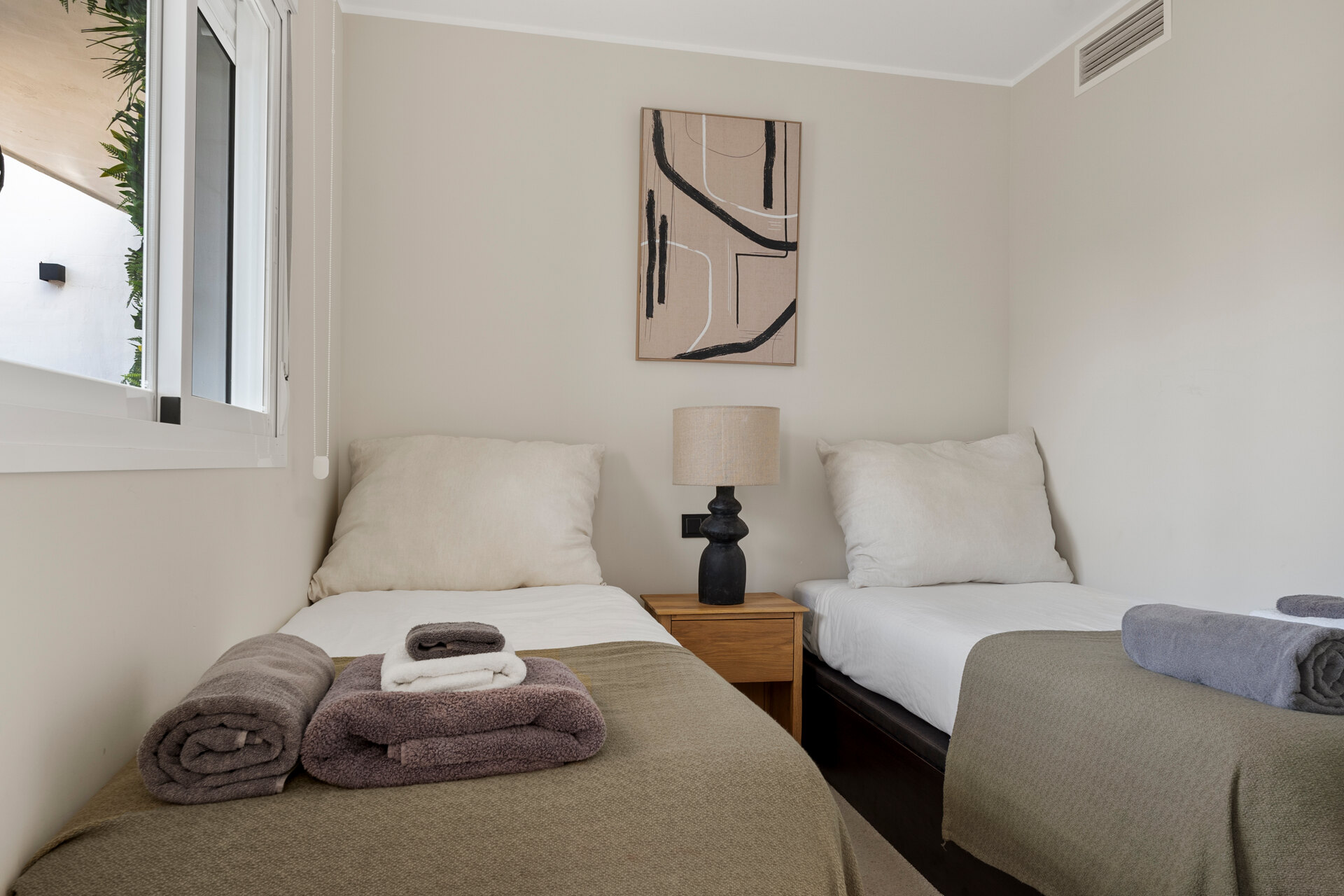 Recently renovated deluxe chic 4 bedroom apartment takes elegance and sophistication to a new level