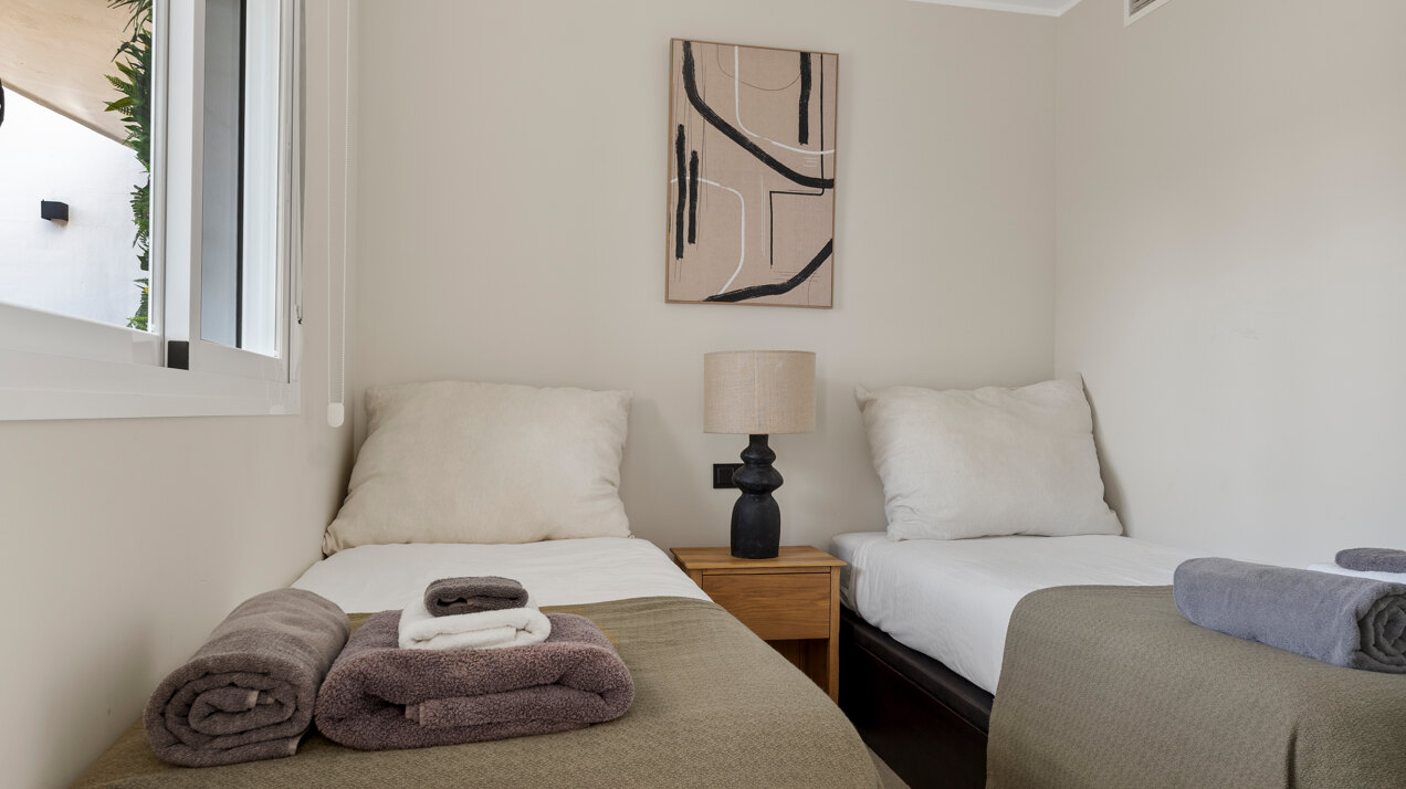 Recently renovated deluxe chic 4 bedroom apartment takes elegance and sophistication to a new level