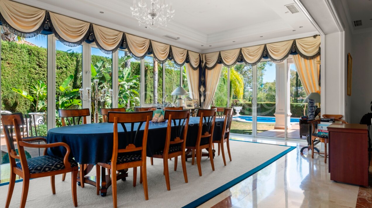 Villa Alto - Prestigious Home in El Herrojo