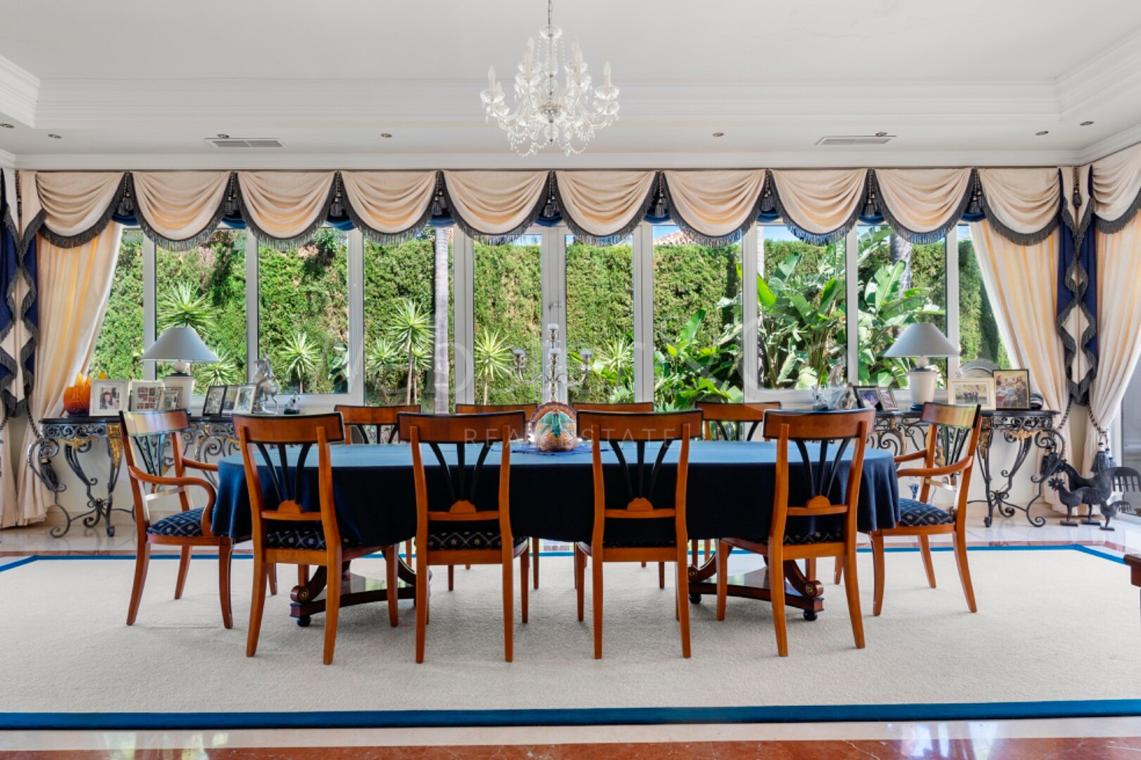 Villa Alto - Prestigious Home in El Herrojo