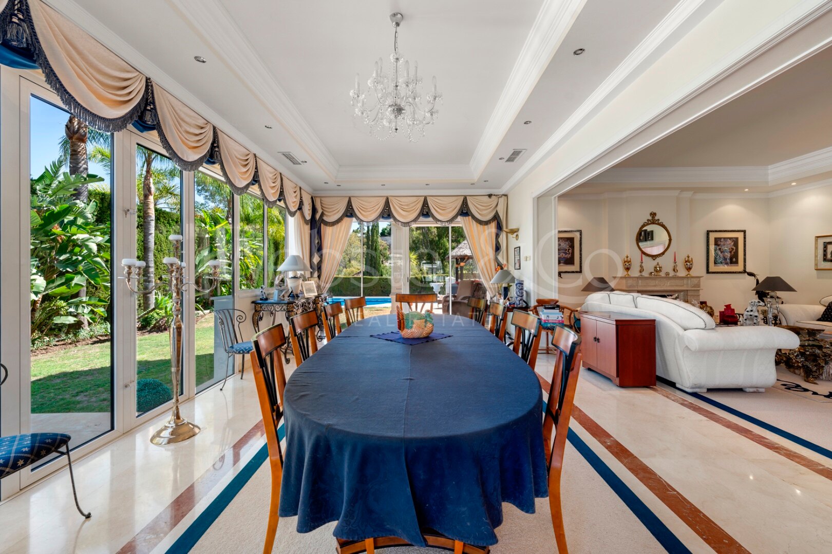 Villa Alto - Prestigious Home in El Herrojo