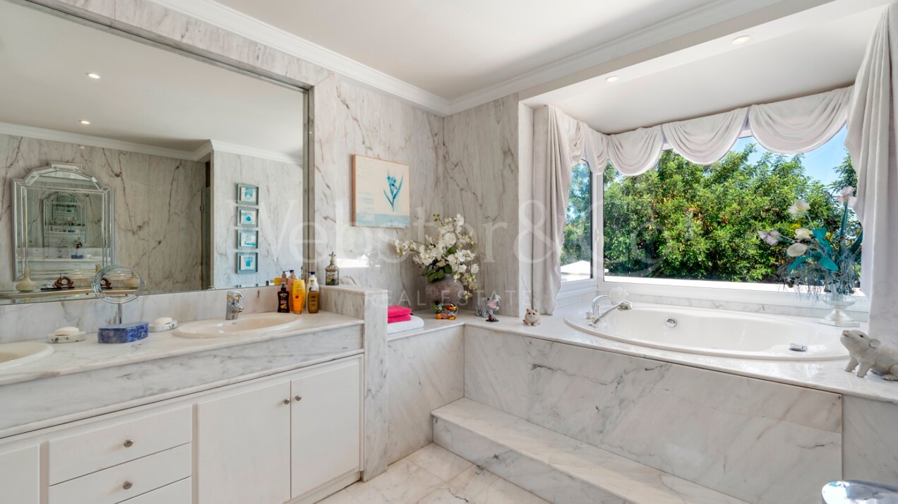 Villa Alto - Prestigious Home in El Herrojo