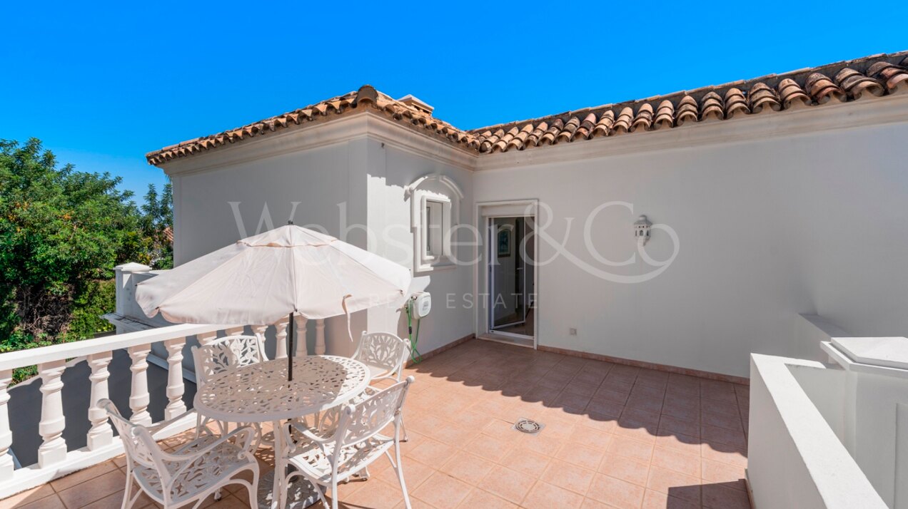 Villa Alto - Prestigious Home in El Herrojo