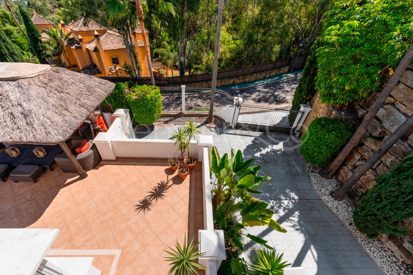 Villa Alto - Prestigious Home in El Herrojo