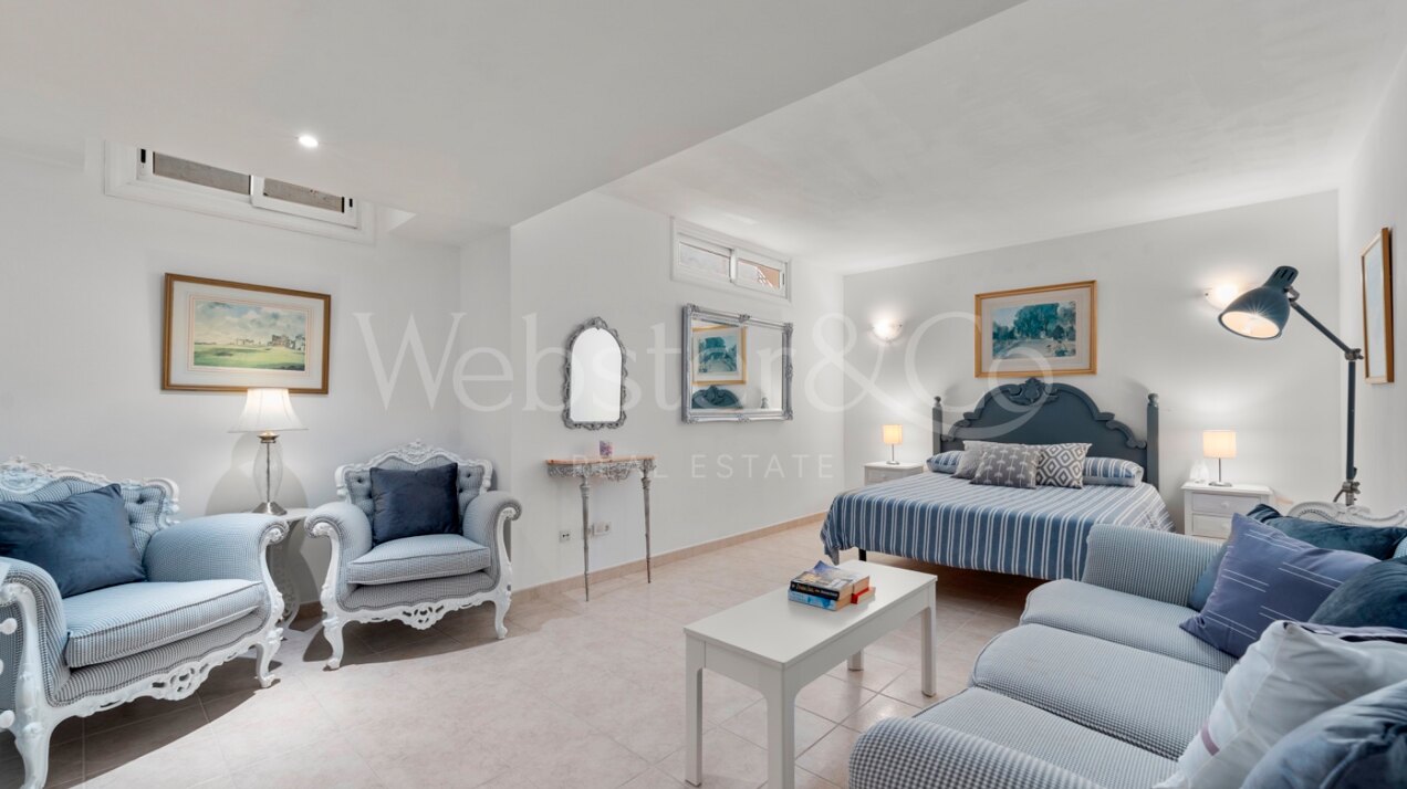 Villa Alto - Prestigious Home in El Herrojo