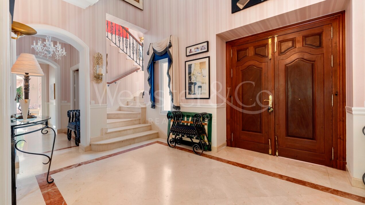 Villa Alto - Prestigious Home in El Herrojo