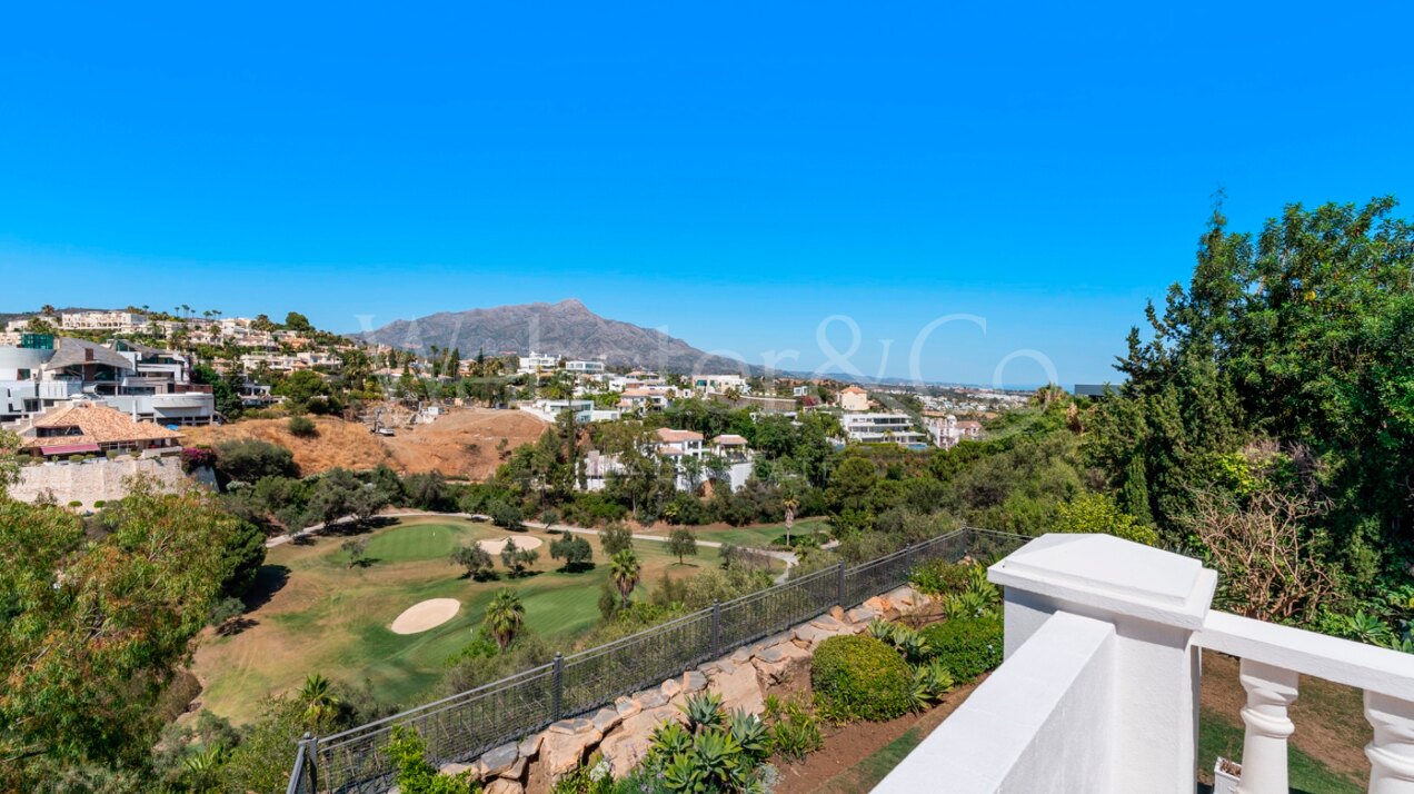 Villa Alto - Prestigious Home in El Herrojo