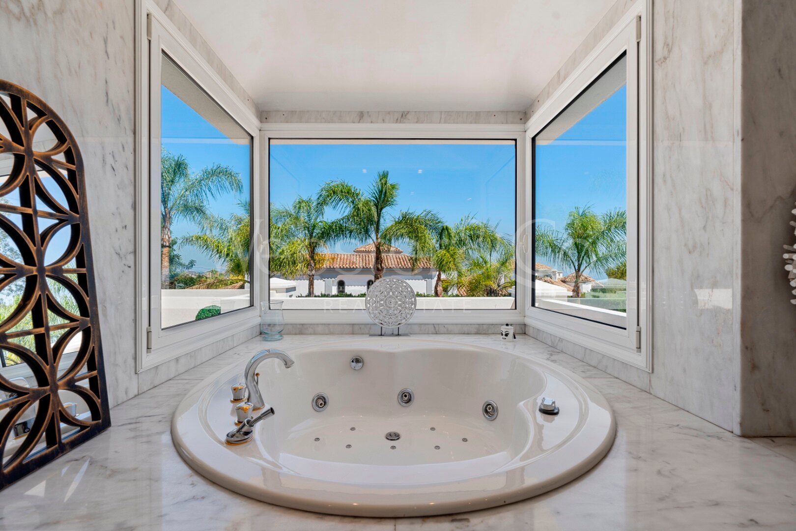 Villa Alto - Prestigious Home in El Herrojo