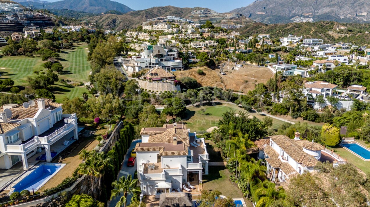 Villa Alto - Prestigious Home in El Herrojo