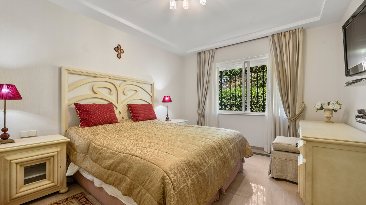 Dynamic 9 bedroom residence takes its beachfront position elegantly on the New Golden Mile