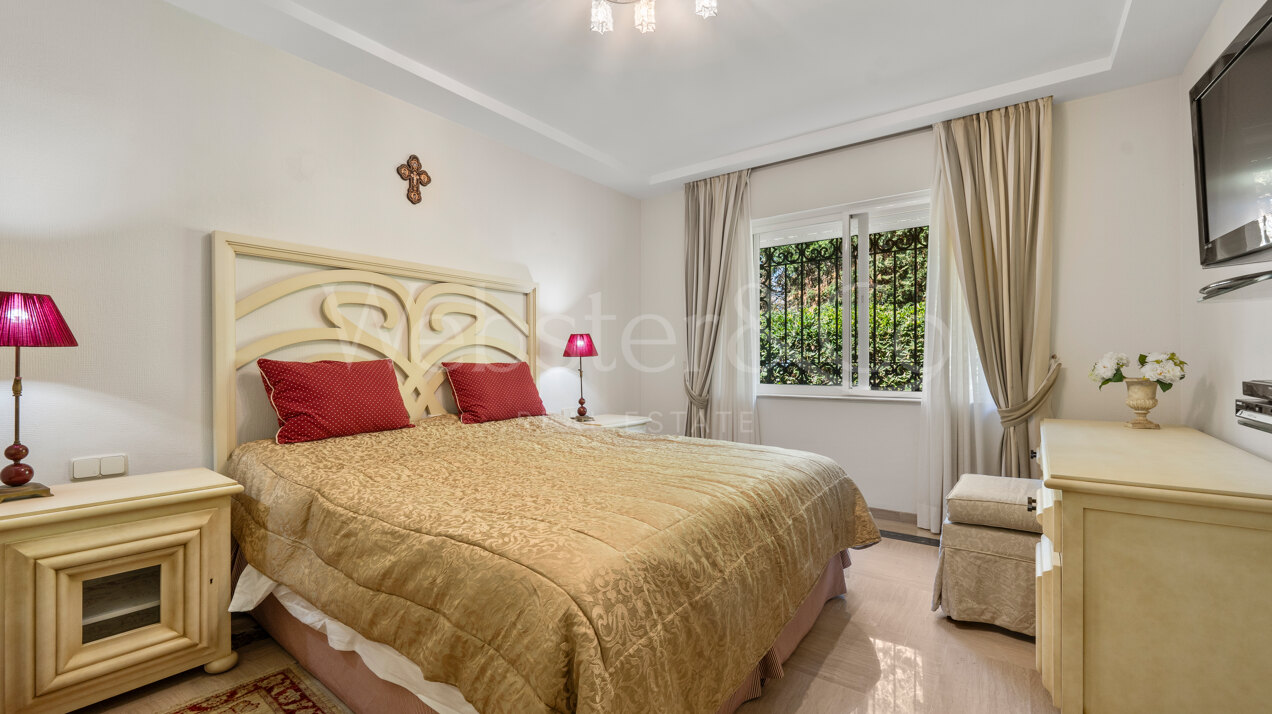 Villa Serena - Regal Luxury in Benamara