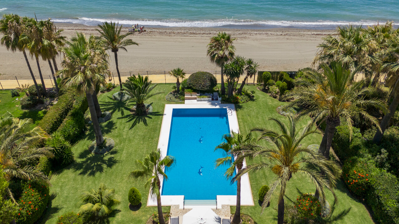 Dynamic 9 bedroom residence takes its beachfront position elegantly on the New Golden Mile