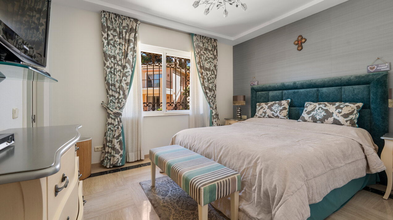 Dynamic 9 bedroom residence takes its beachfront position elegantly on the New Golden Mile