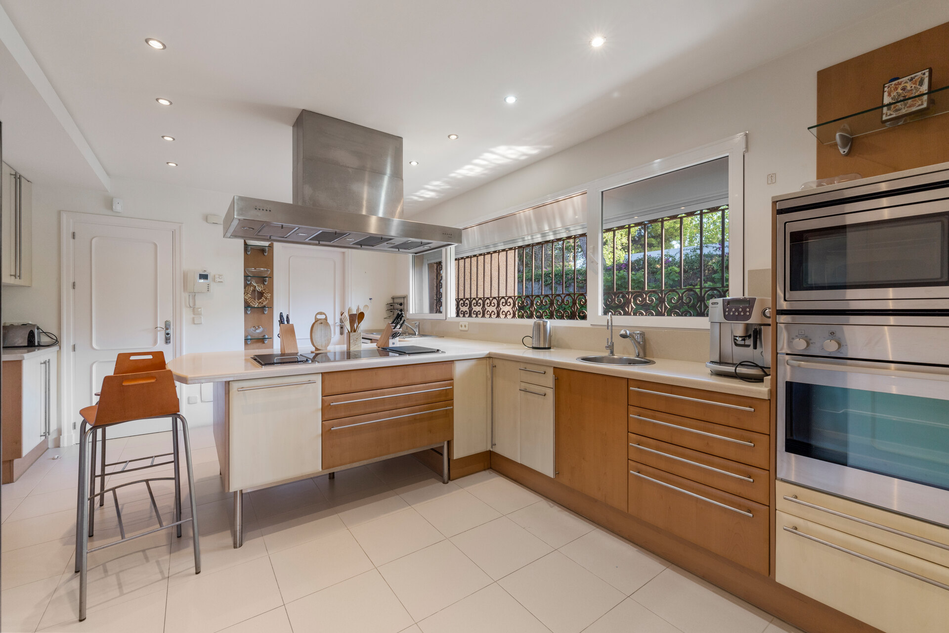 Dynamic 9 bedroom residence takes its beachfront position elegantly on the New Golden Mile