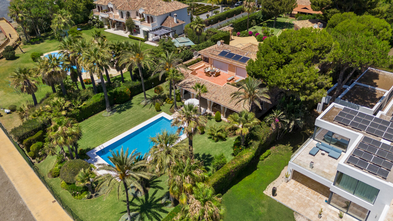Dynamic 9 bedroom residence takes its beachfront position elegantly on the New Golden Mile
