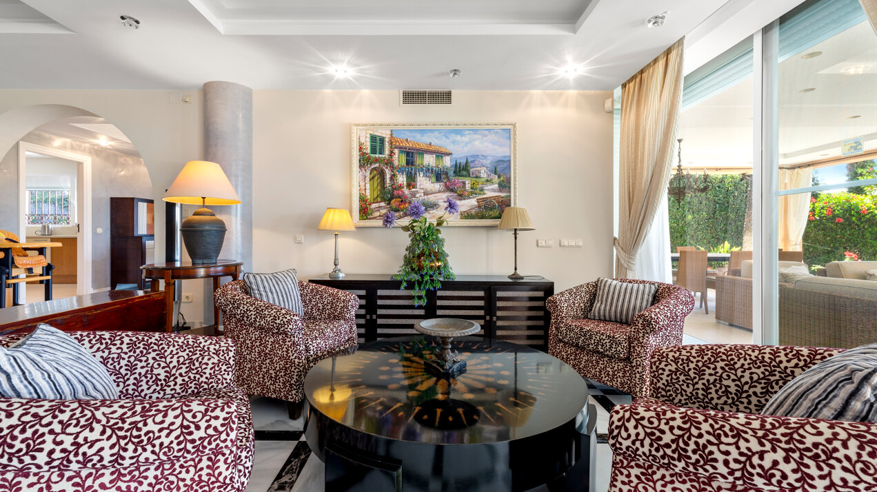 Dynamic 9 bedroom residence takes its beachfront position elegantly on the New Golden Mile