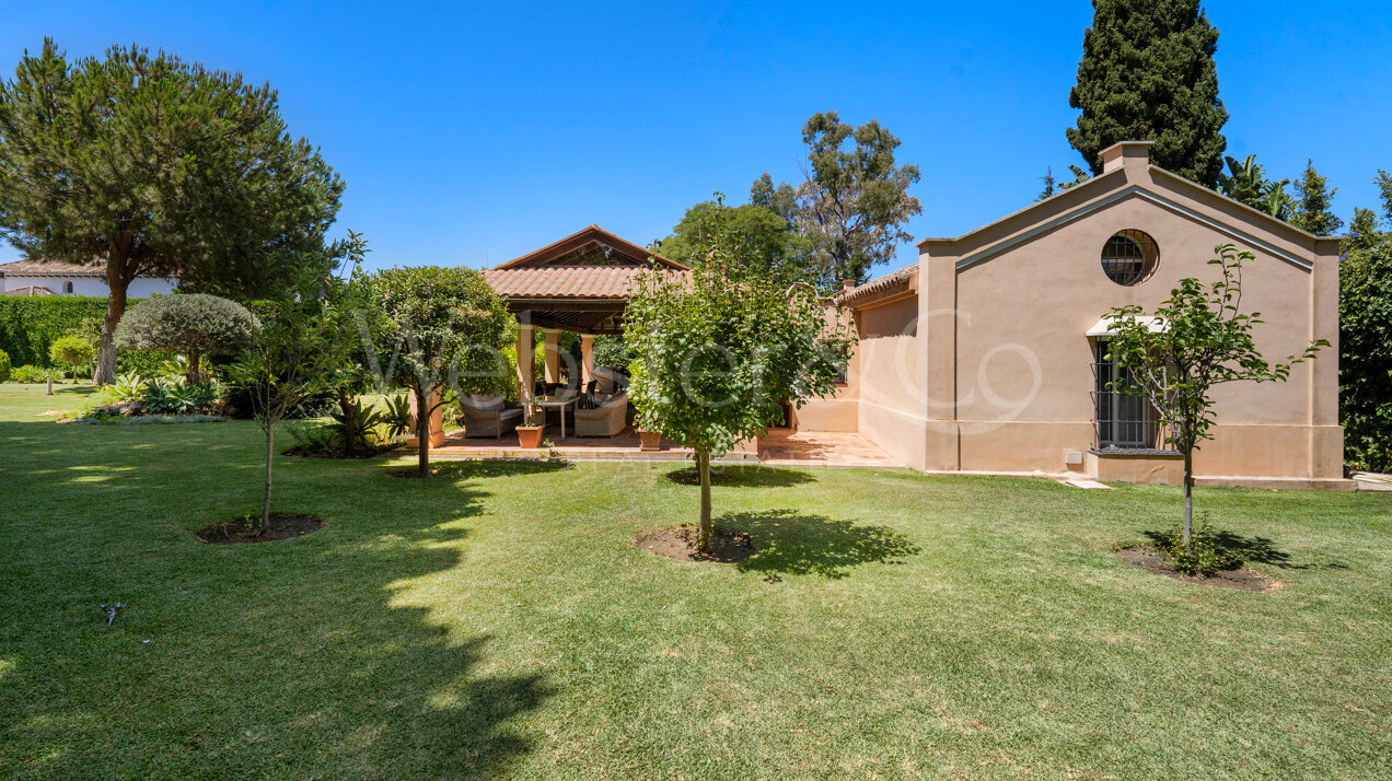 Villa Serena - Regal Luxury in Benamara