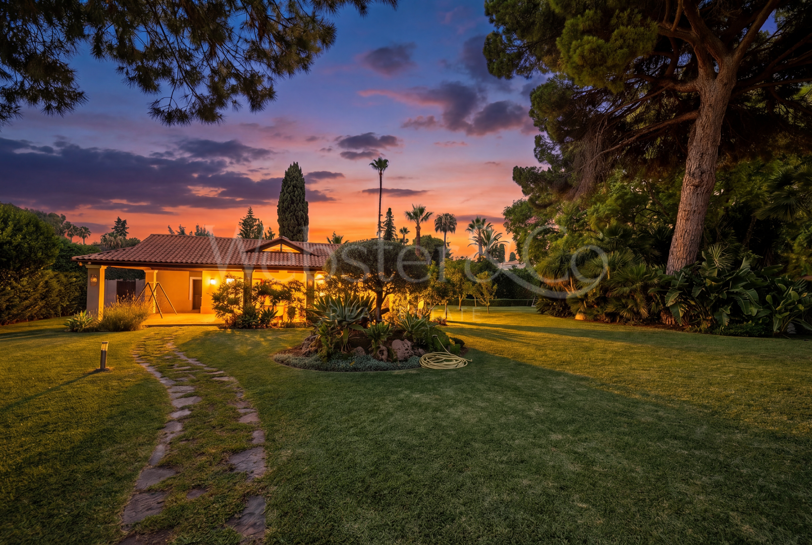 Villa Serena - Regal Luxury in Benamara